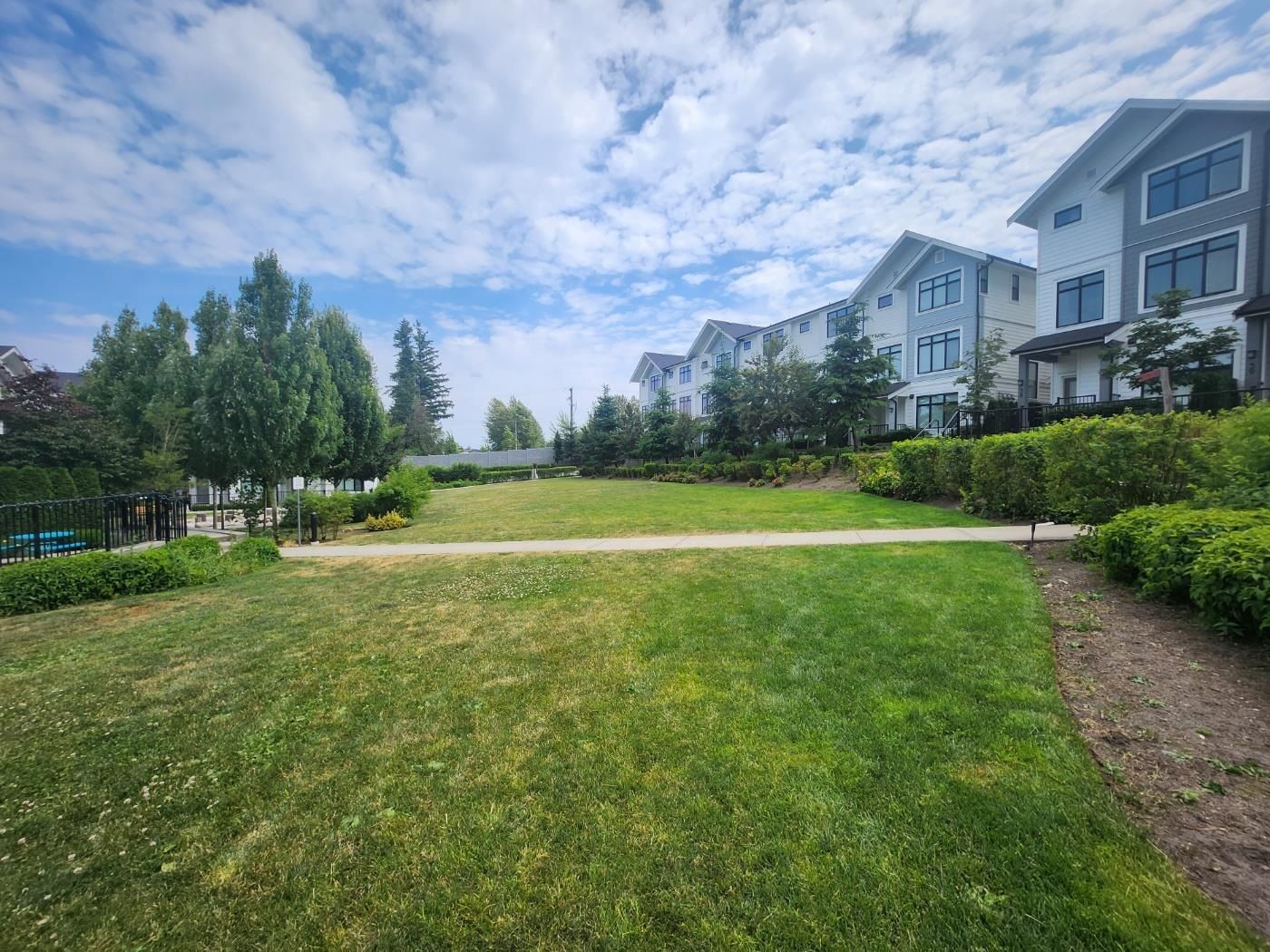 Listing Image 28