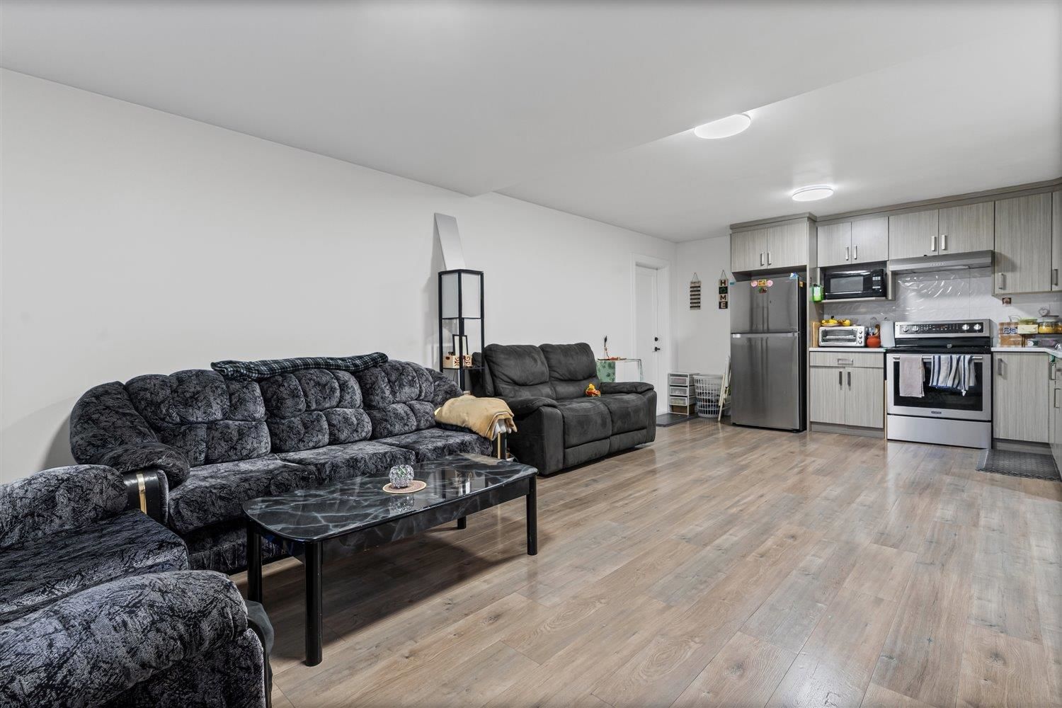 Listing Image 32