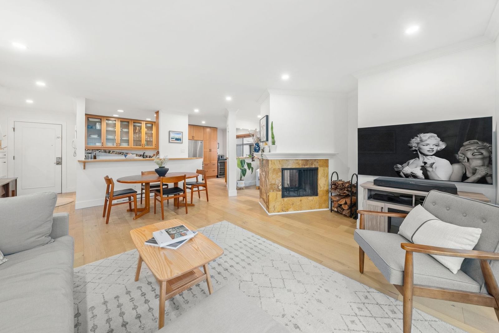 Listing Image 6