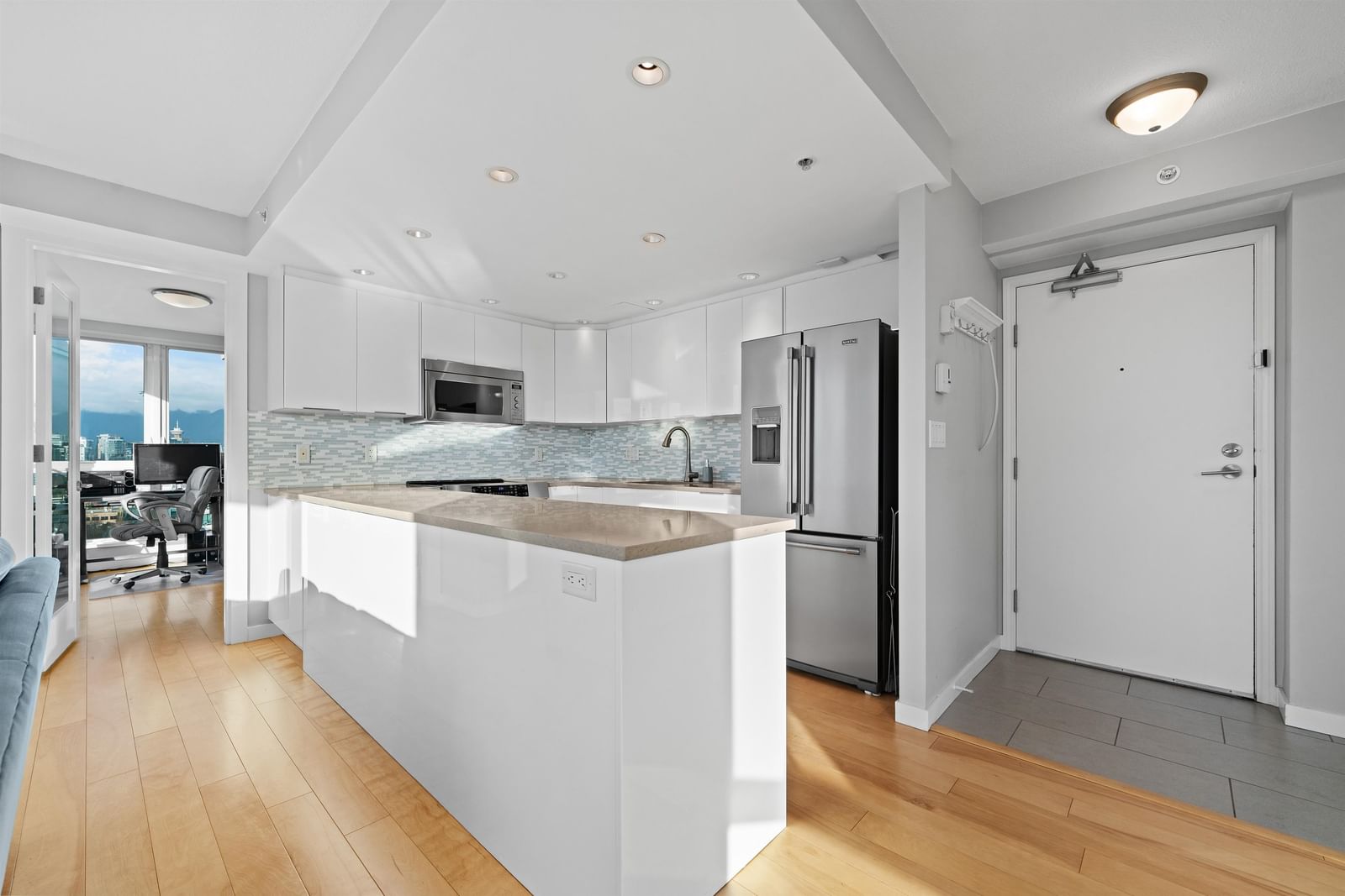 Listing Image 14