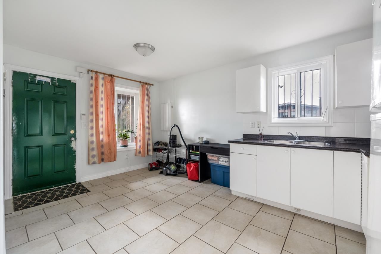Listing Image 16