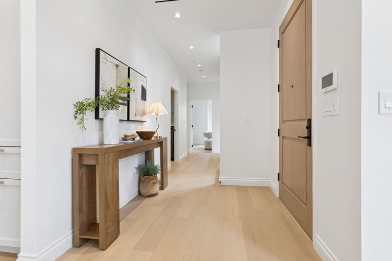 811 Madison Avenue, Burnaby, V5C 2X4 | Image 3