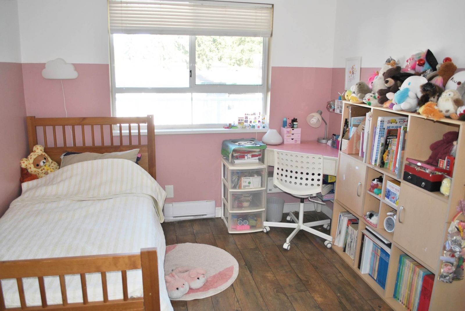 Listing Image 8