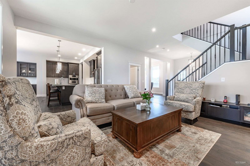 3565 Sheffield Avenue, Coquitlam, V3E 0M4 | Image 2