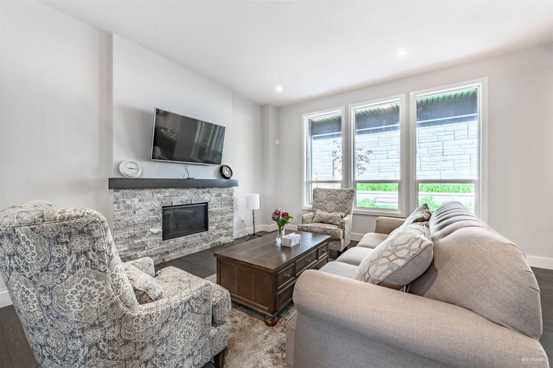 3565 Sheffield Avenue, Coquitlam, V3E 0M4 | Image 3