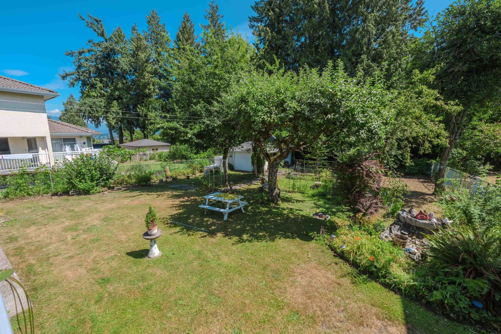 Listing Image 11