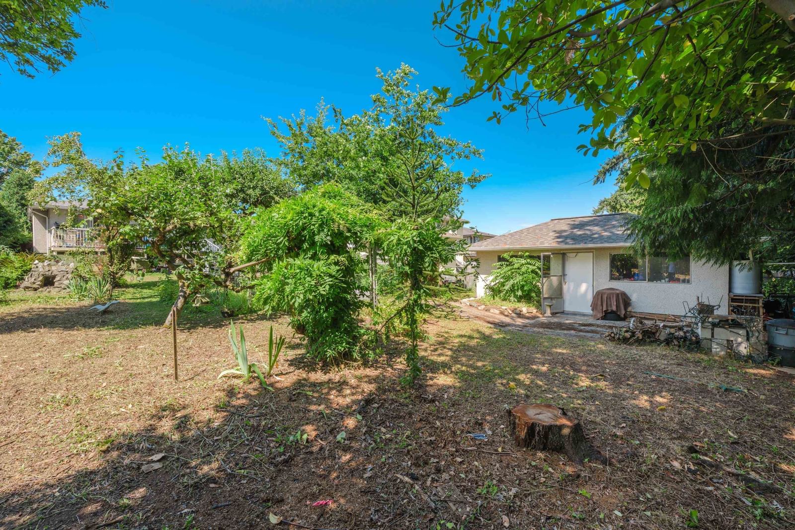 Listing Image 14