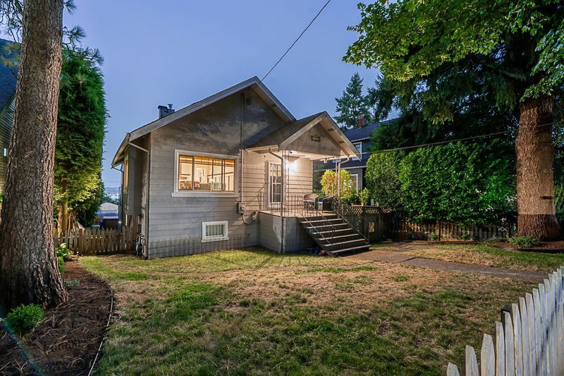 1408 Edinburgh Street, New Westminster, V3M 2W4 | Image 3