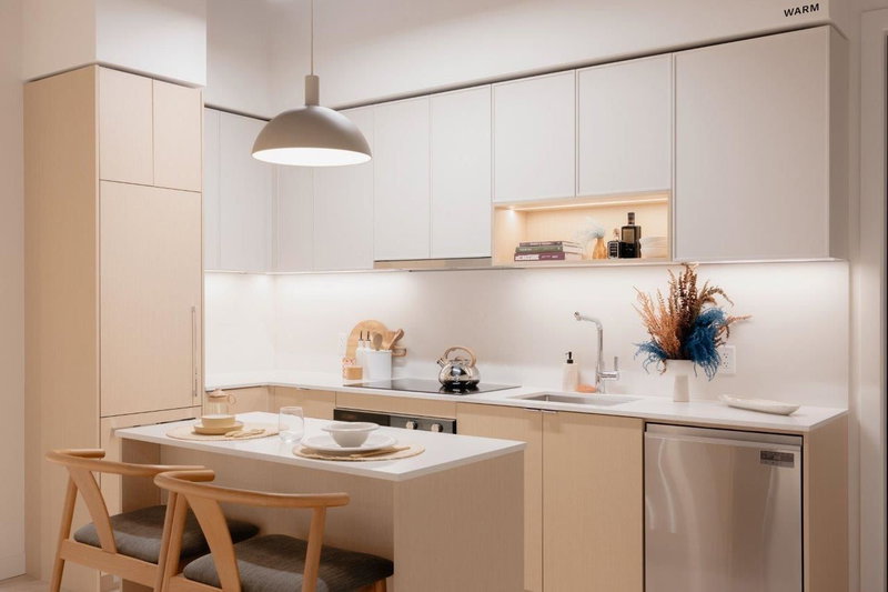 201 - 3633 Willingdon Avenue, Burnaby, V0V 0V0 | Image 2