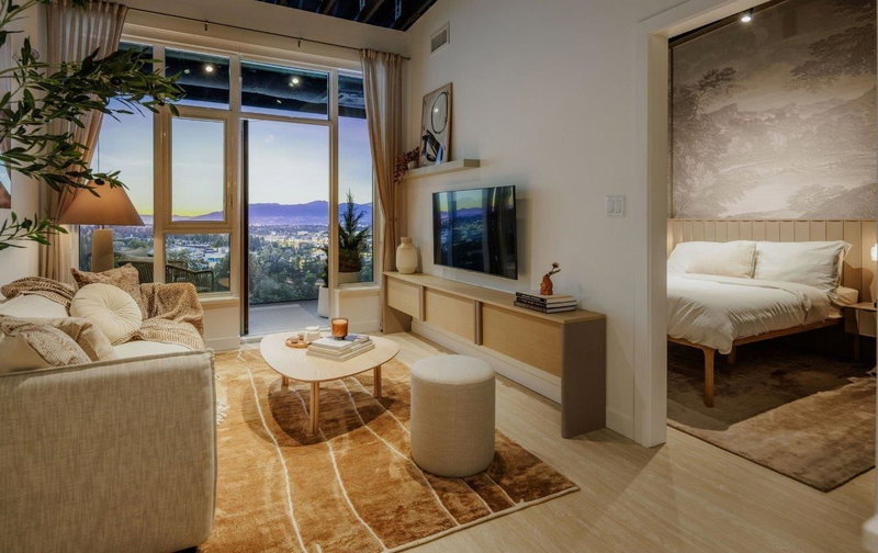 201 - 3633 Willingdon Avenue, Burnaby, V0V 0V0 | Image 3