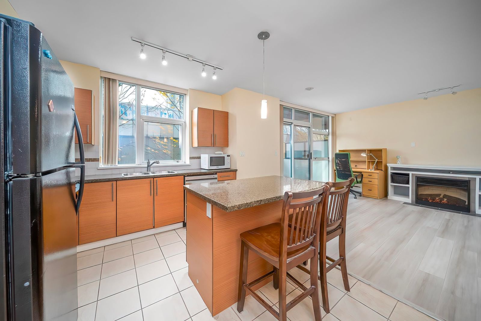 Listing Image 15