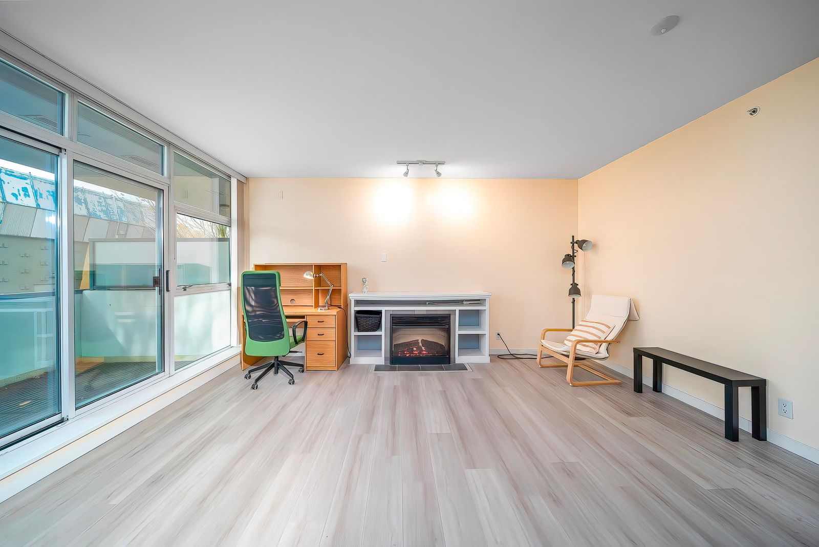 Listing Image 21