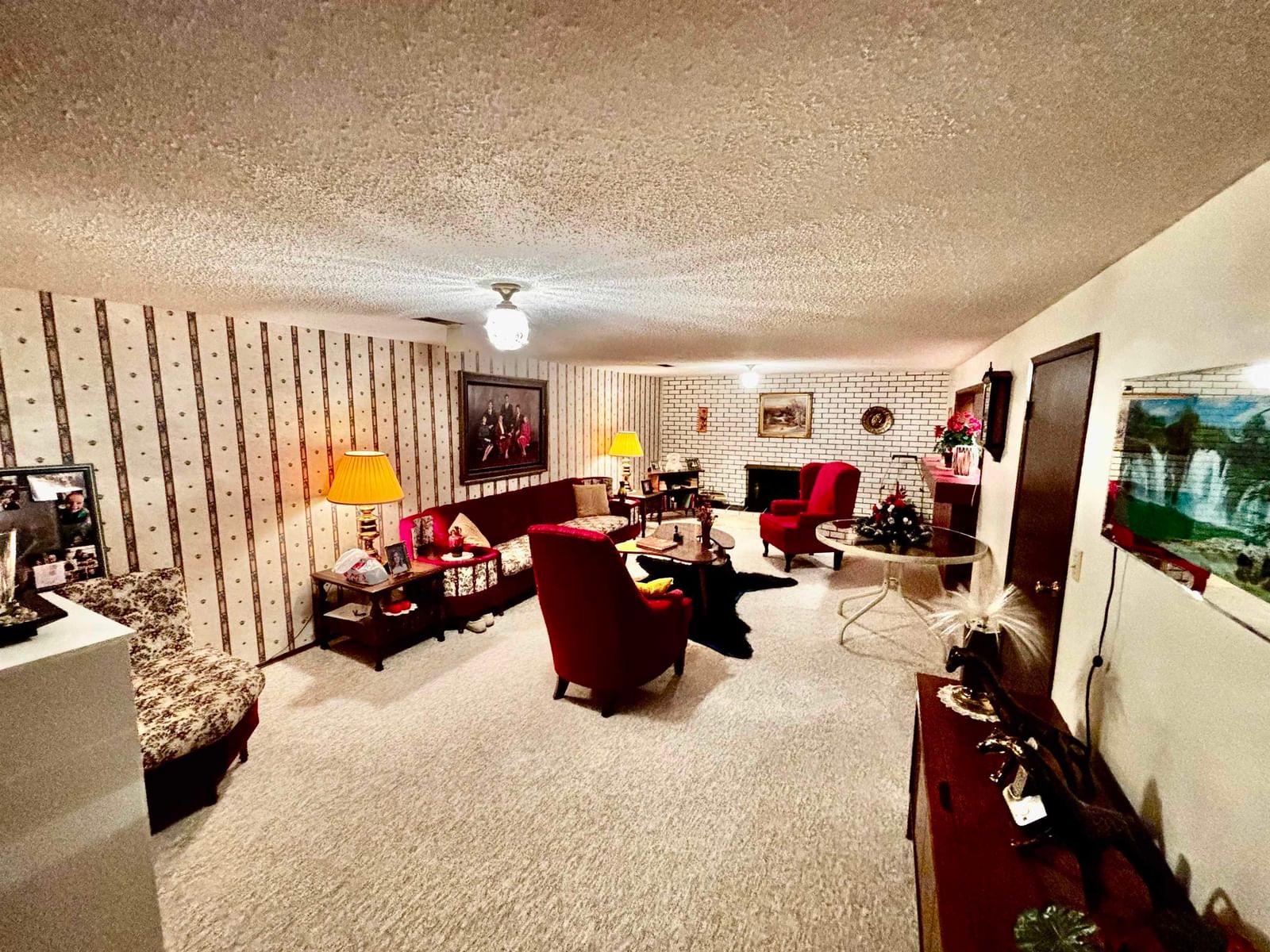 Listing Image 14