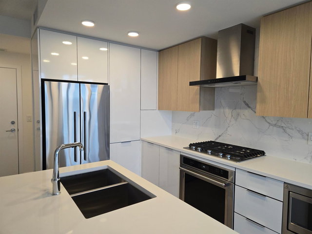 407 - 7769 Park Crescent