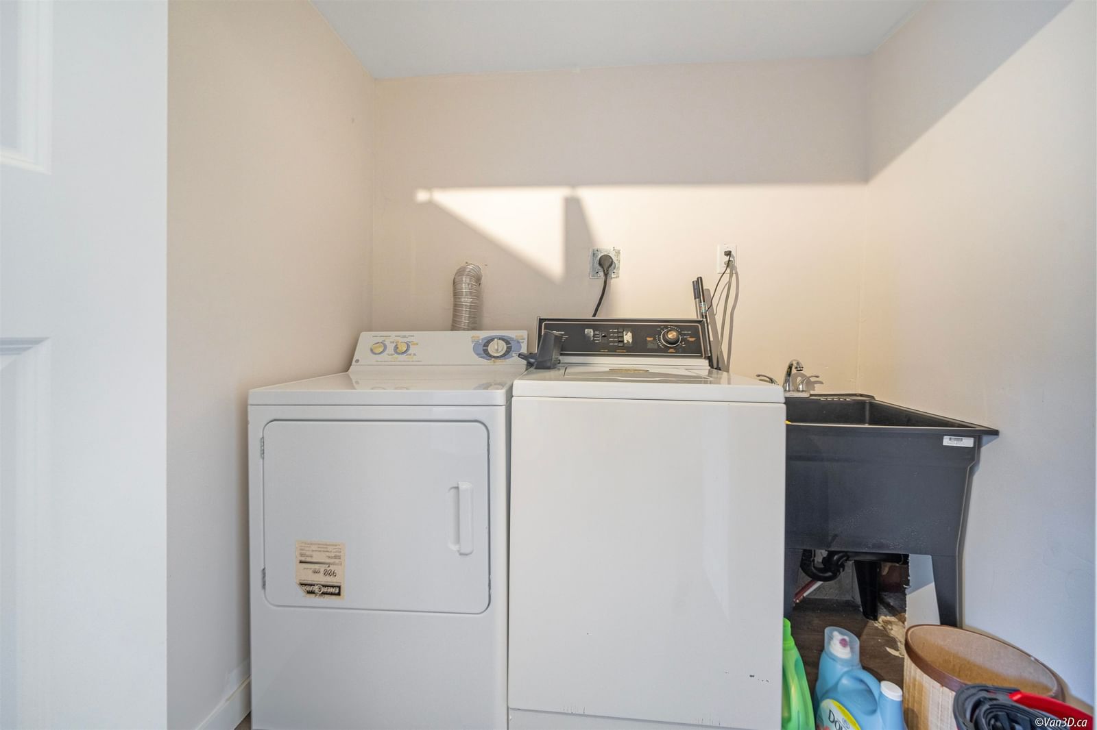 Listing Image 25