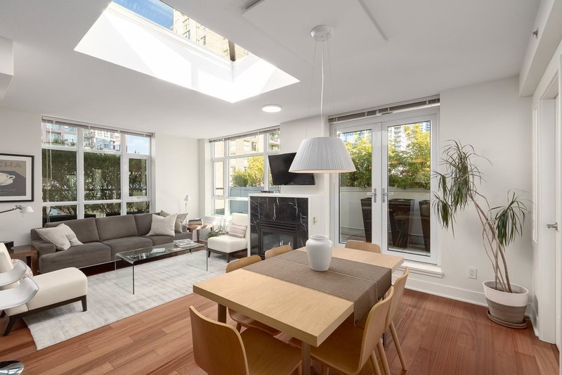 PH803 - 988 Richards Street, Vancouver, V6B 8R2 | Image 2