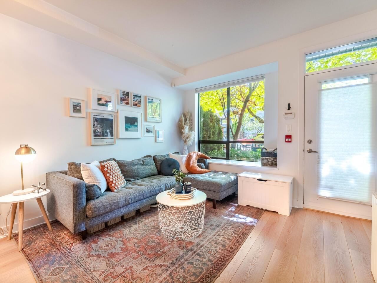 Listing Image 3