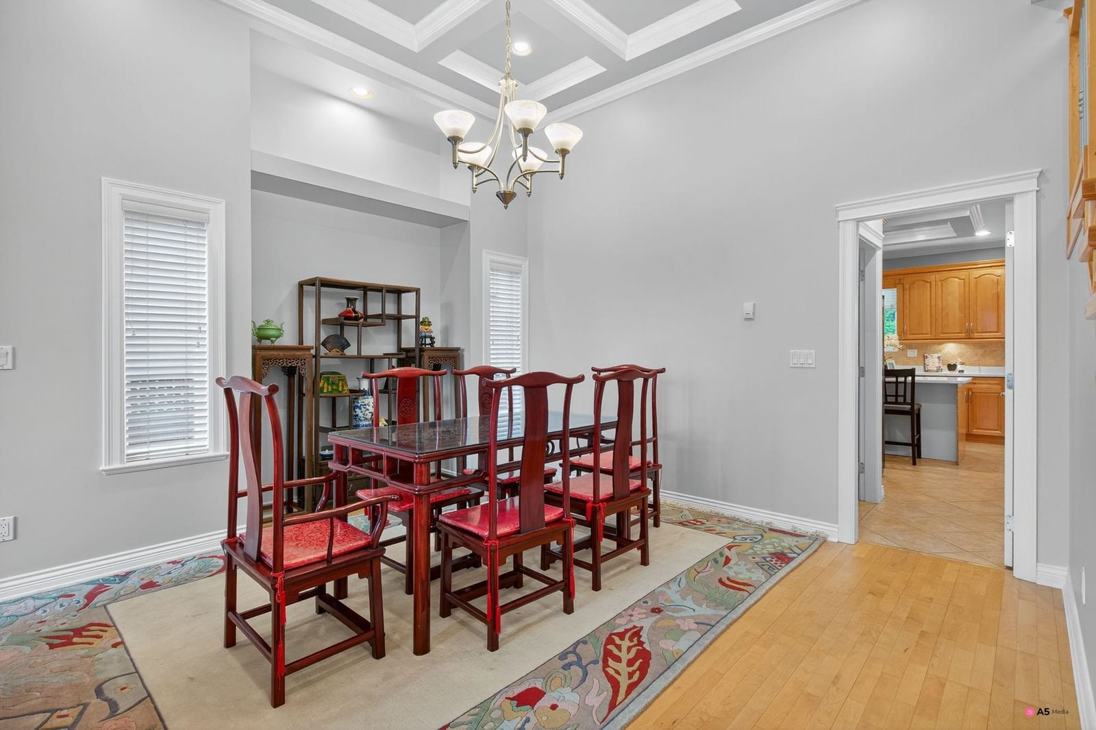 Listing Image 11