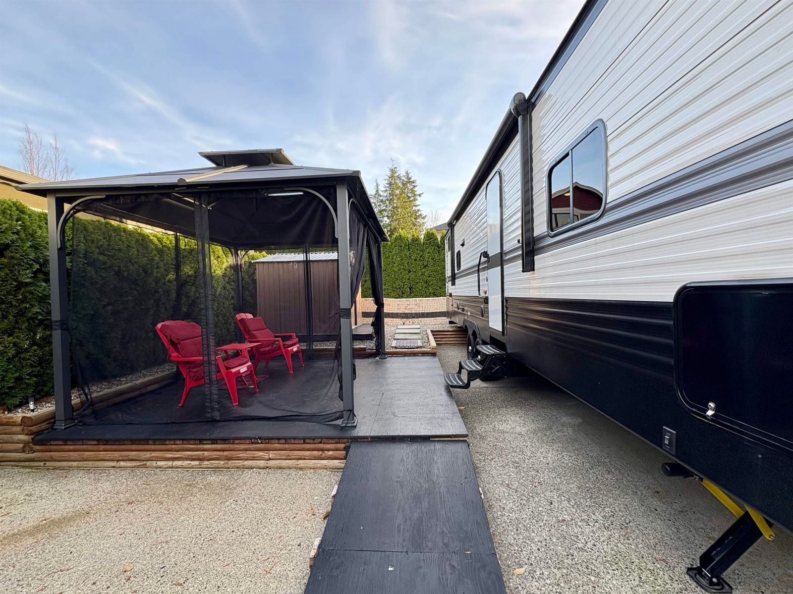 Listing Image 6