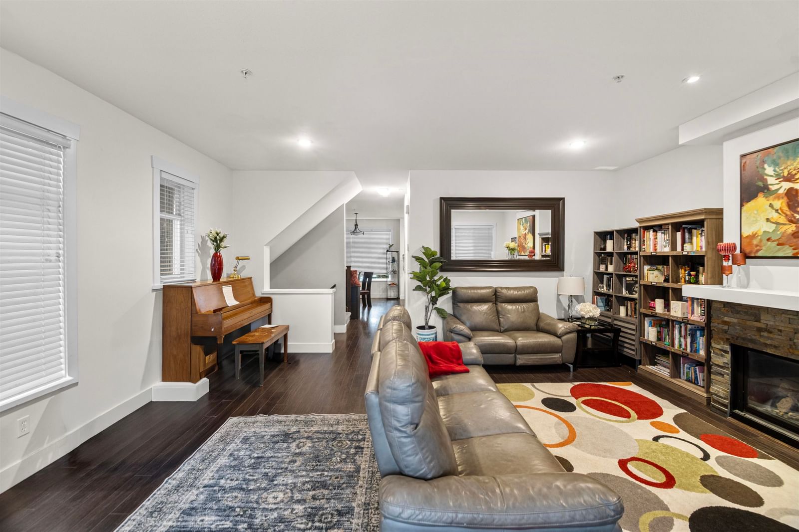 Listing Image 8
