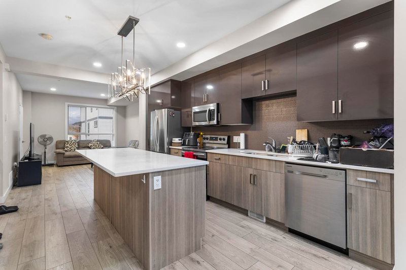 73 - 8413 Midtown Way, Chilliwack, V2P 0G7 | Image 2