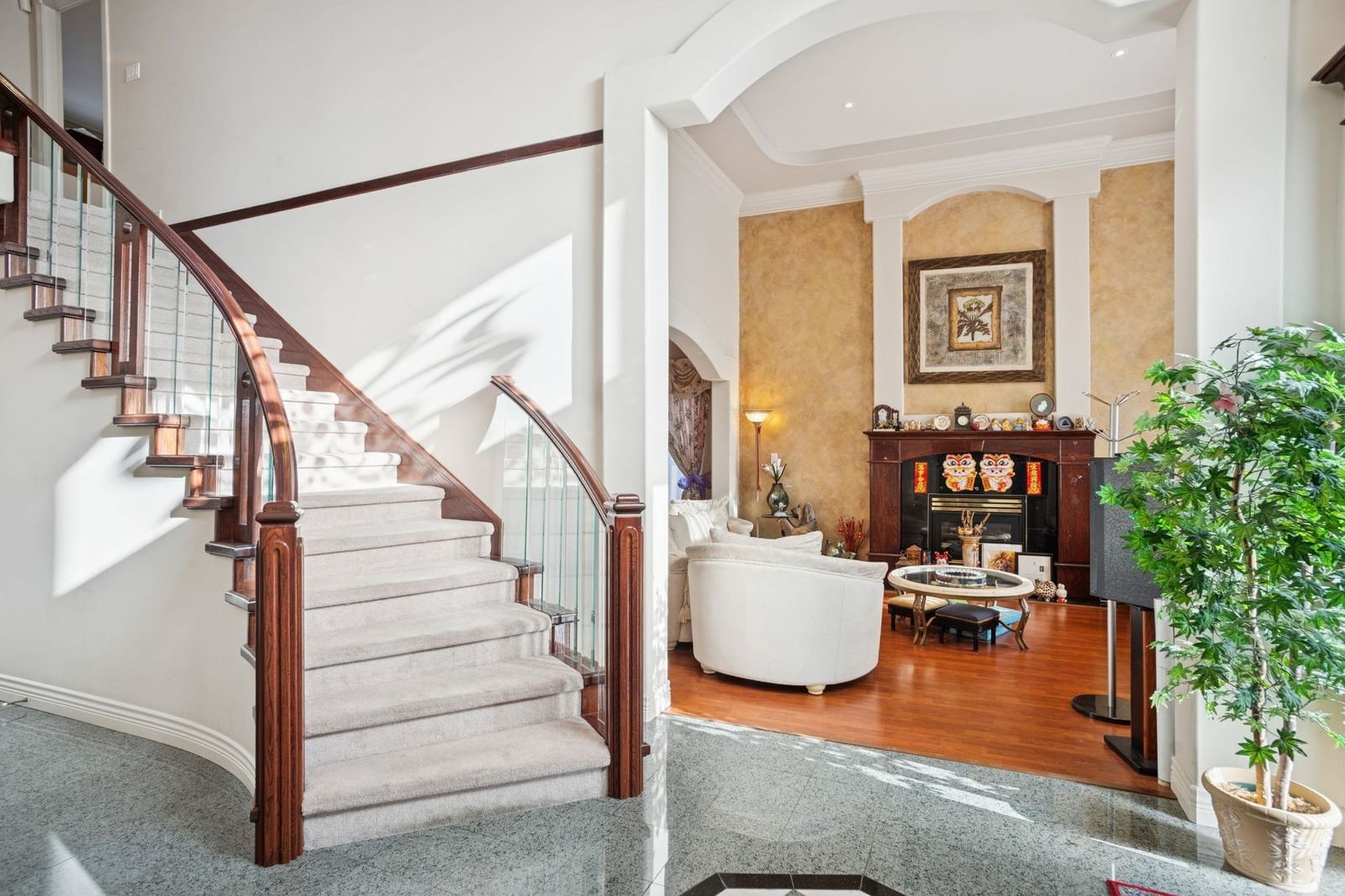 Listing Image 4