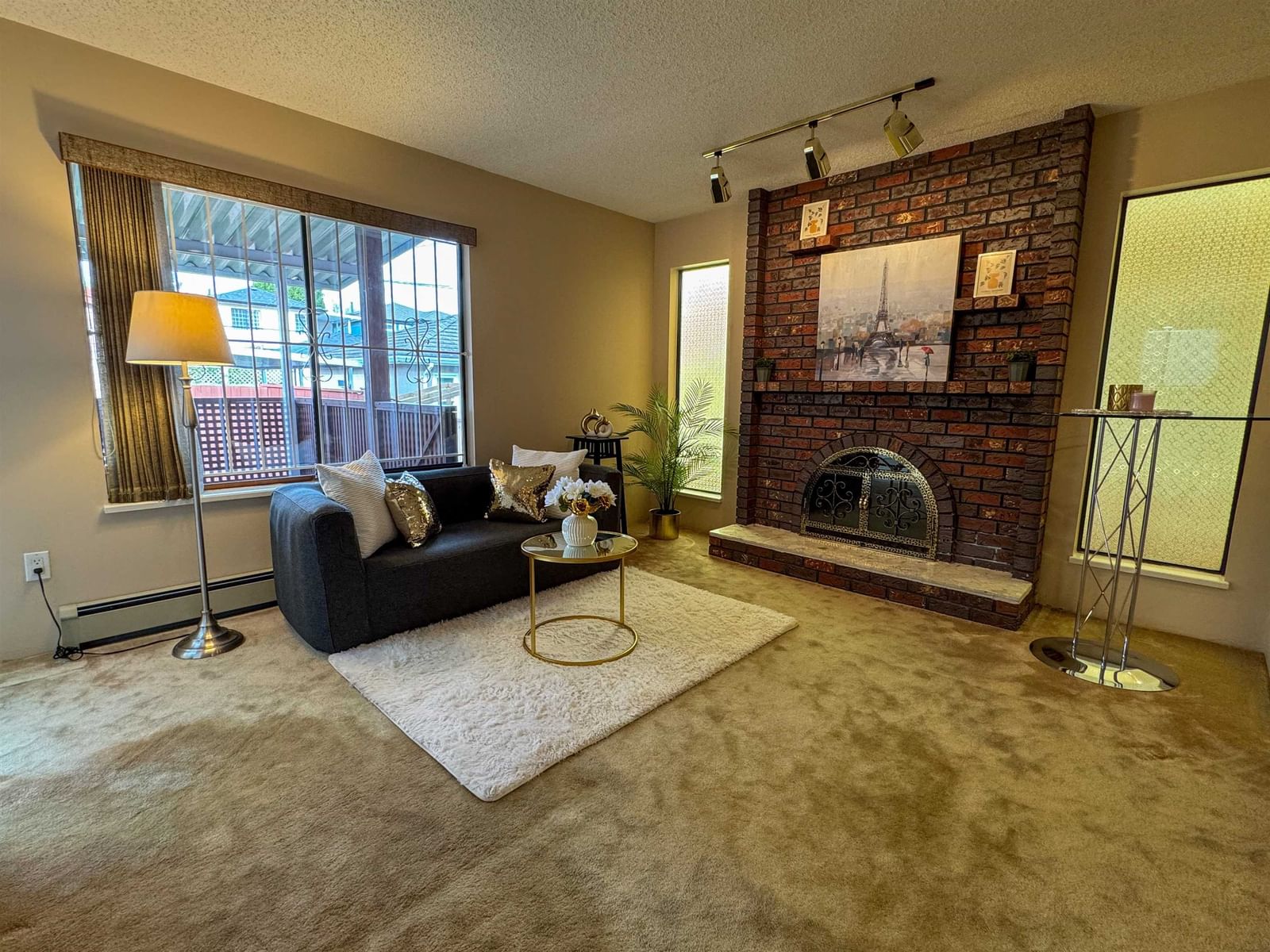 Listing Image 8