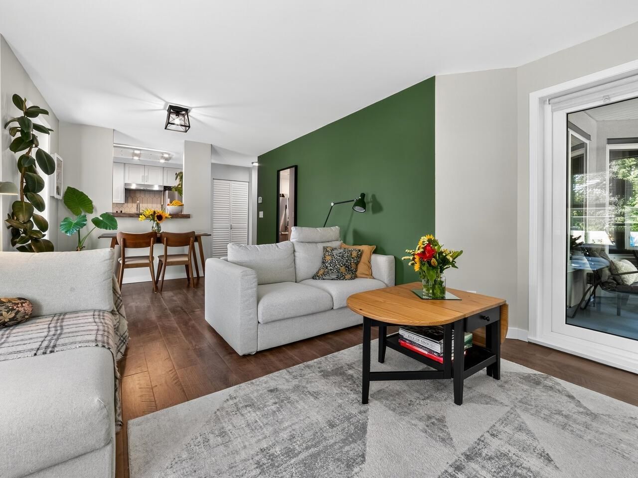 Listing Image 10