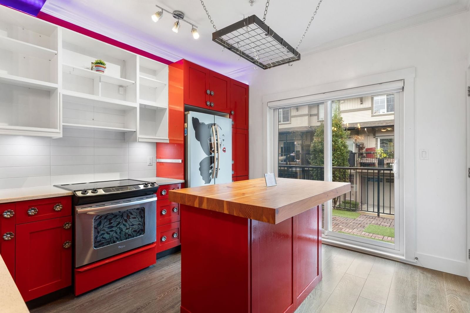 Listing Image 10