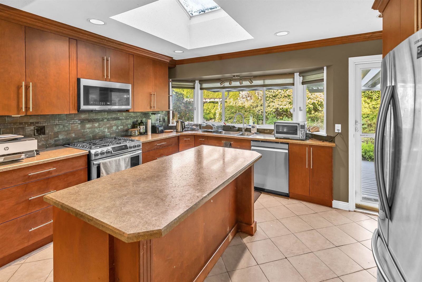 Listing Image 10