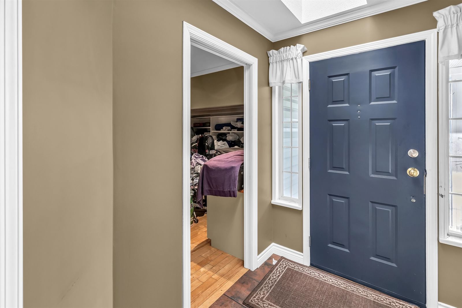 Listing Image 4