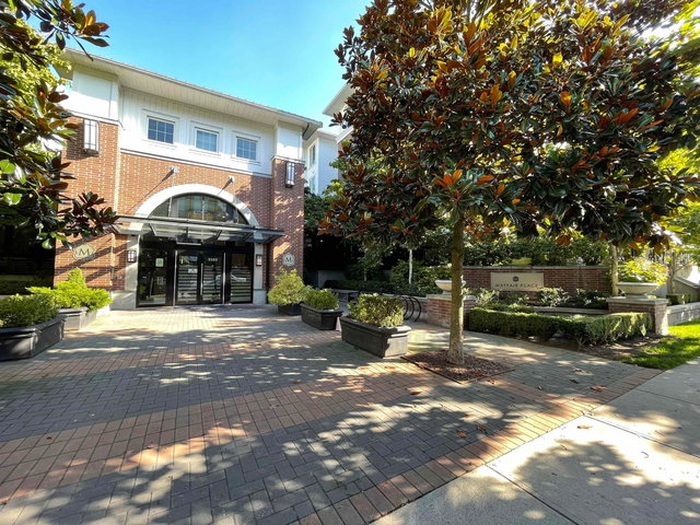 425 - 9399 Odlin Road