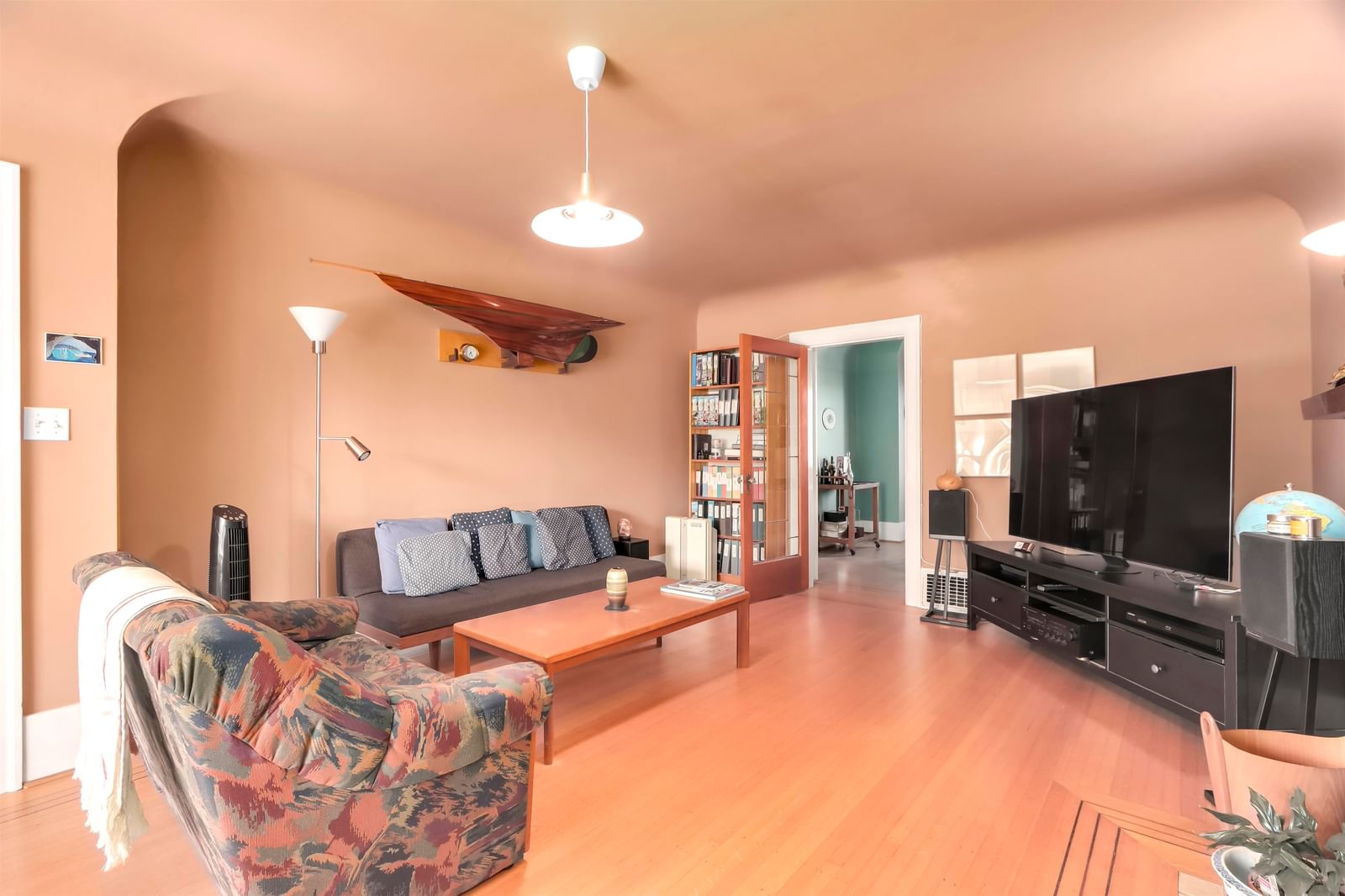 Listing Image 3