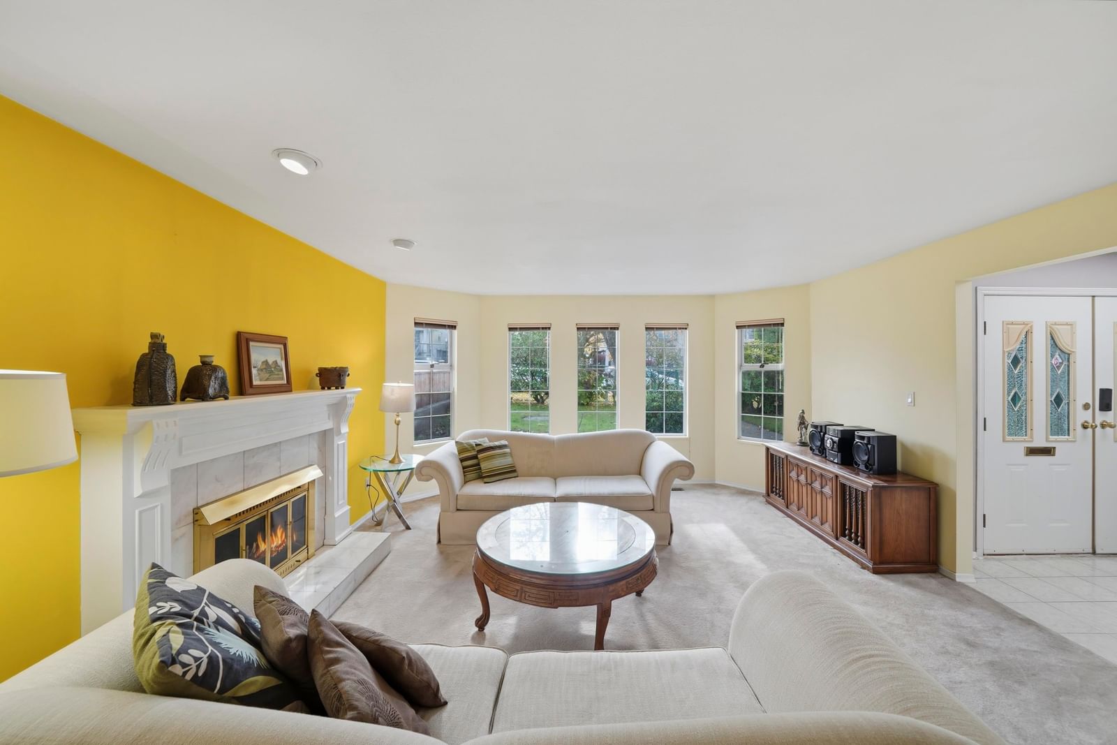 Listing Image 4