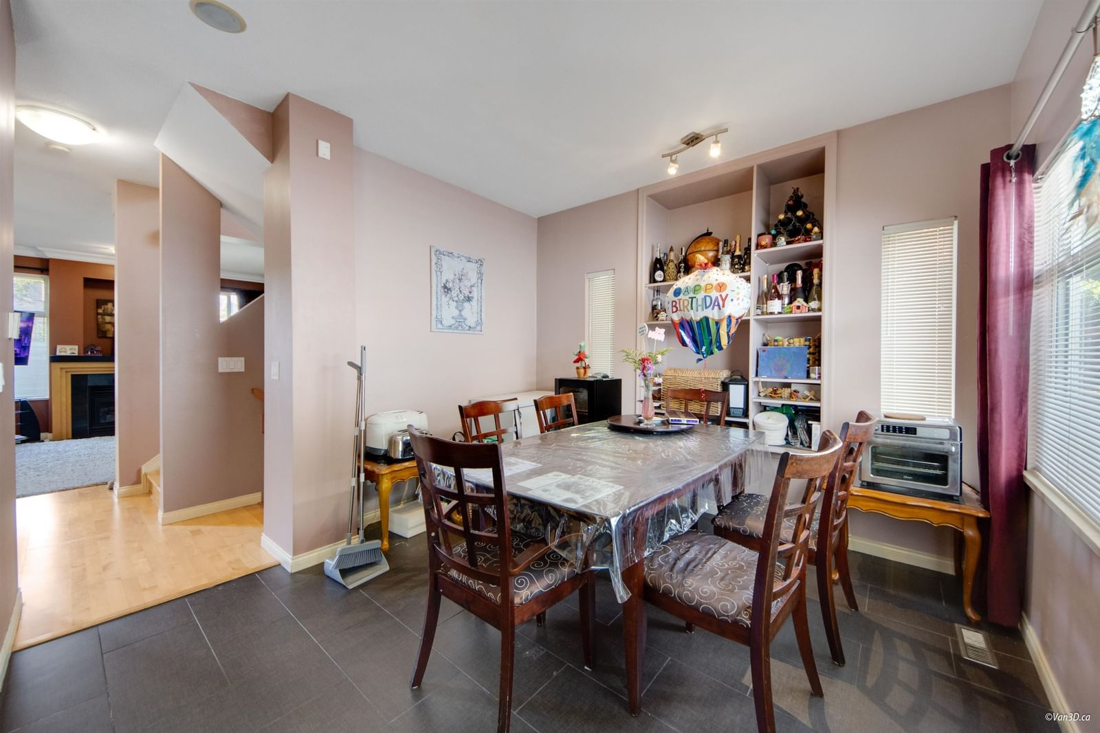 Listing Image 5