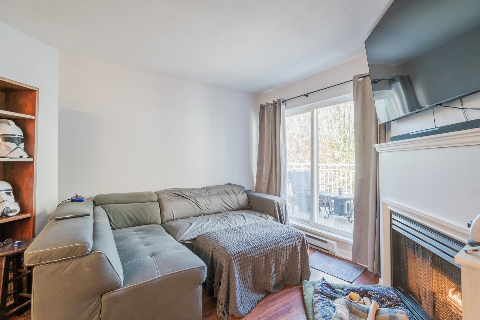 Listing Image 11