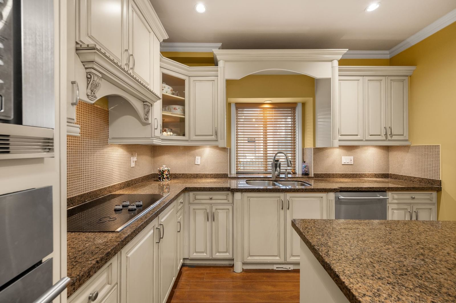 Listing Image 19