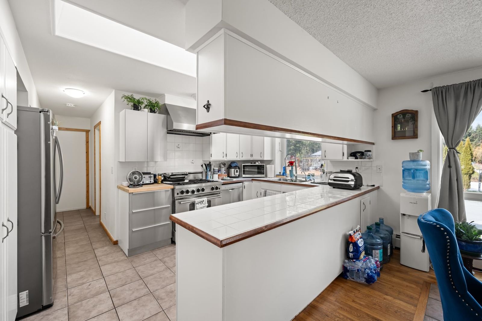 Listing Image 5