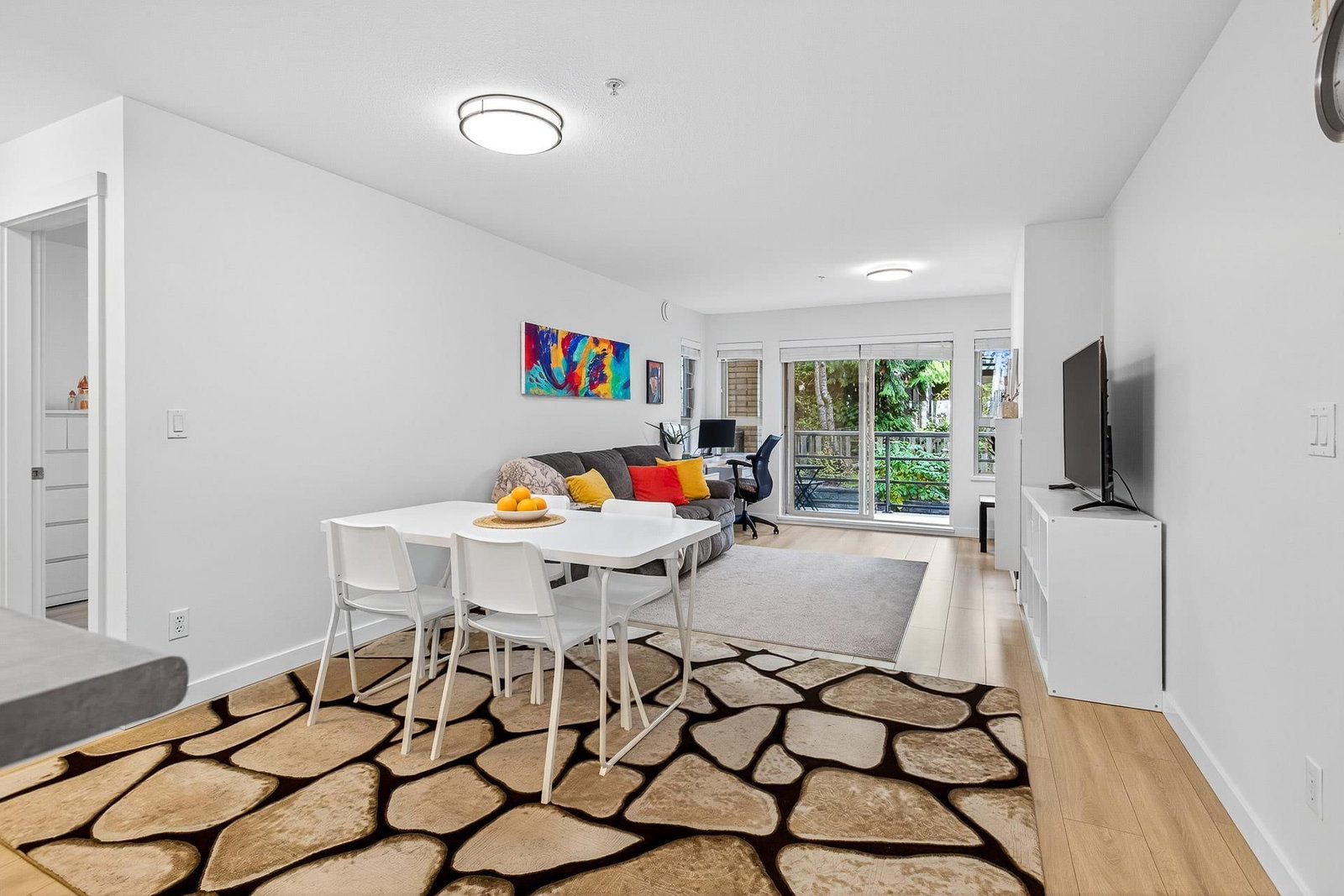 Listing Image 10