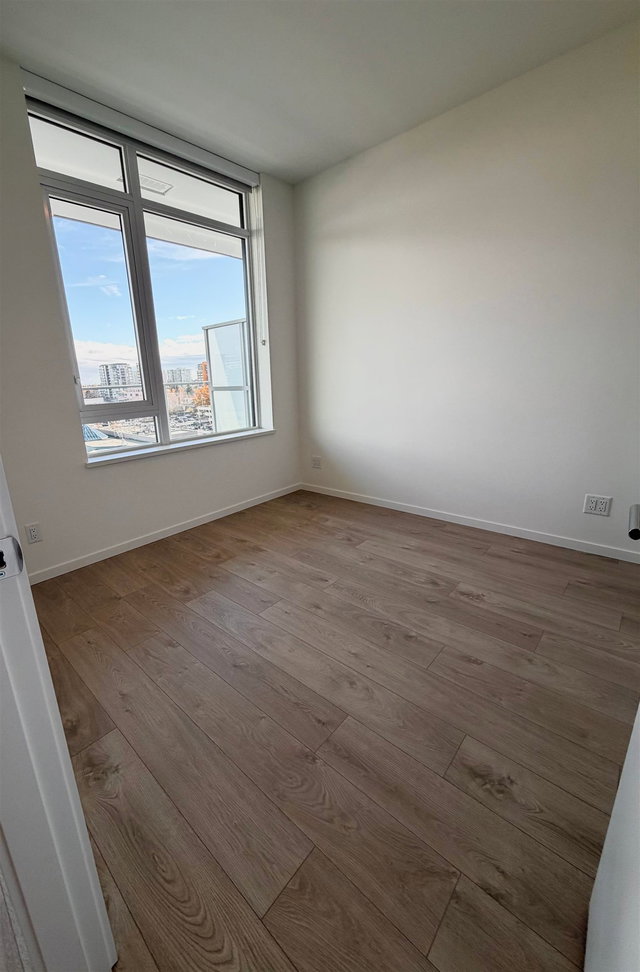 861 - 6600 Minoru Boulevard