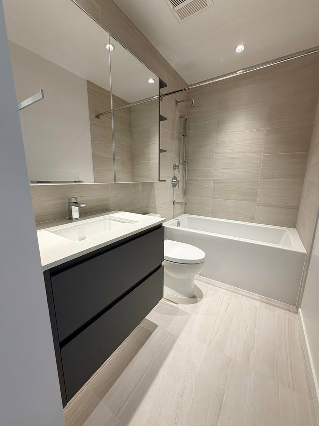 861 - 6600 Minoru Boulevard