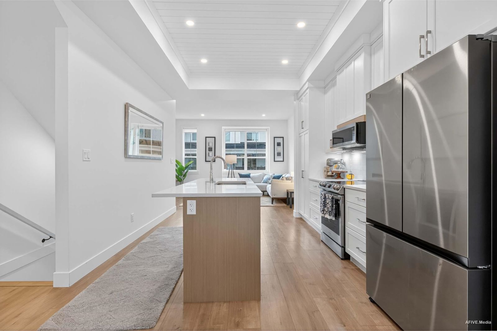 Listing Image 13