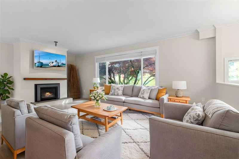 13950 Blackburn Avenue, White Rock, V4B 2Z5 | Image 3