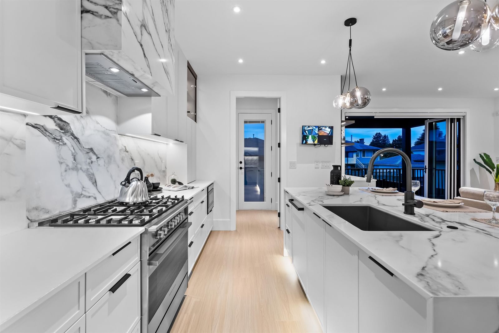 Listing Image 16