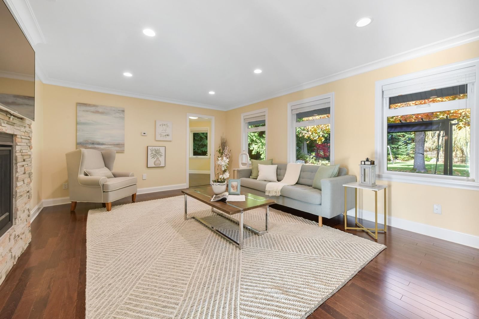 Listing Image 11