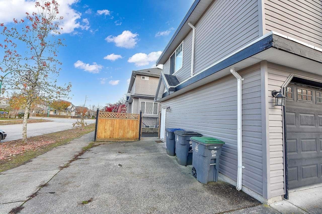 Listing Image 17