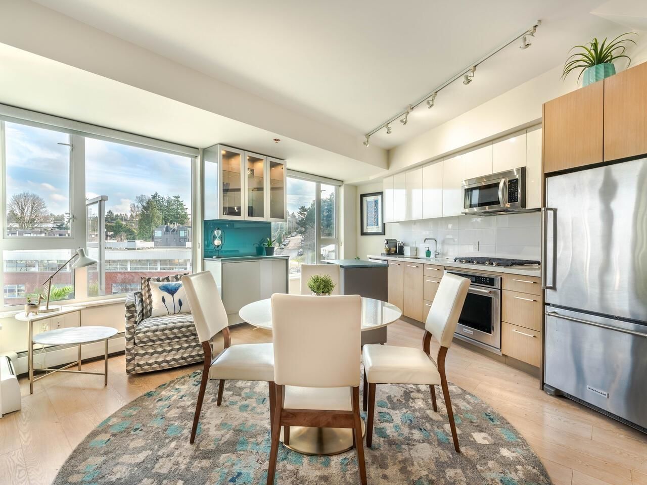 Listing Image 10