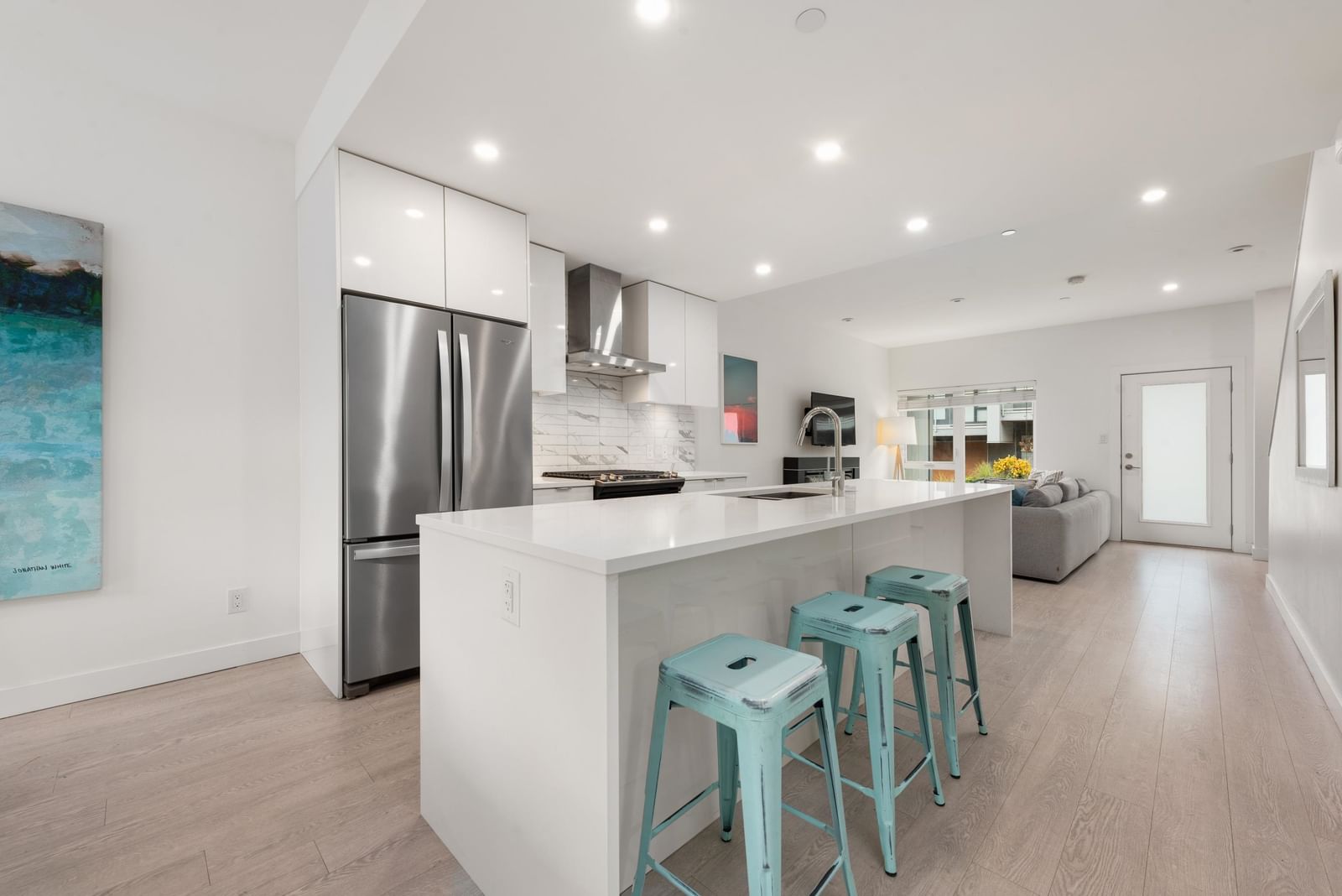 Listing Image 15
