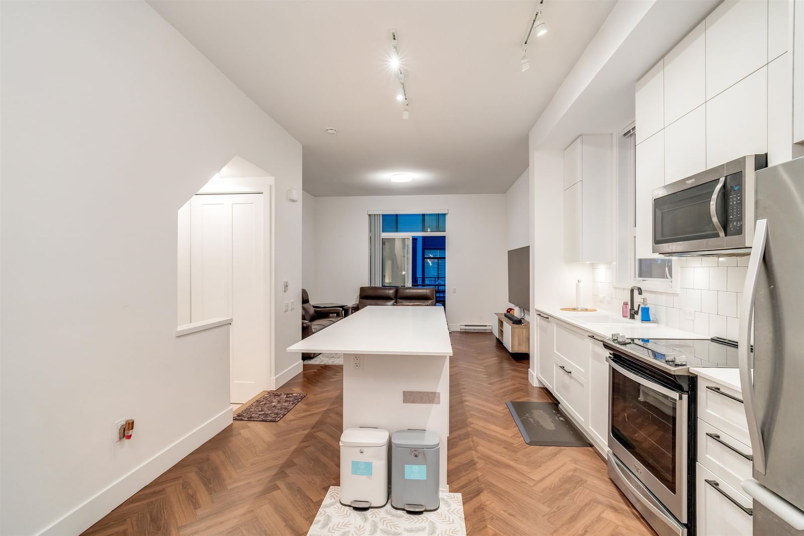 Listing Image 15