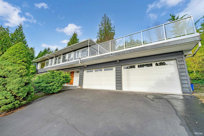 2615 Skilift Place, West Vancouver, V7S 2T6 | Image 2